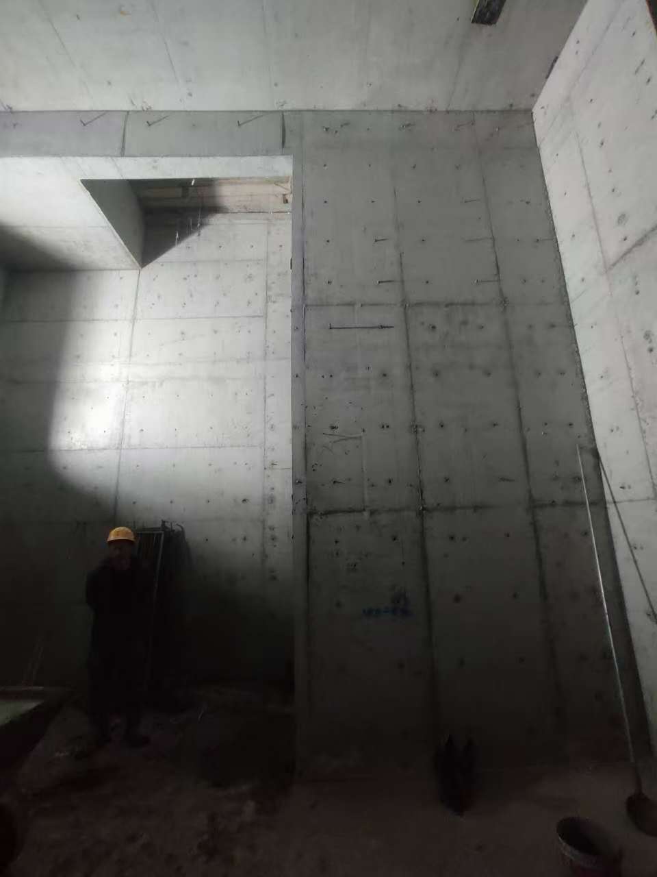 南溪墙上开槽钢筋断了有影响吗